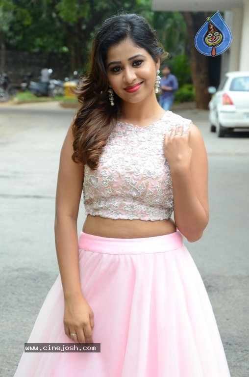 Manali Rathod New Pics - 25 / 29 photos