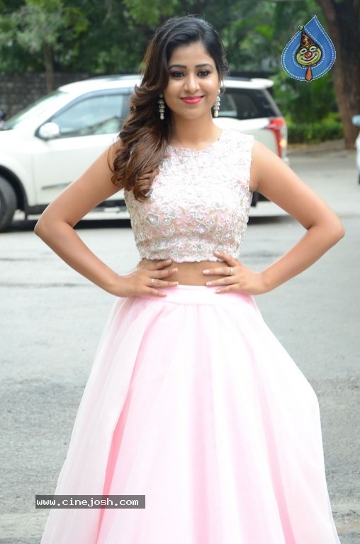 Manali Rathod New Pics - 27 / 29 photos