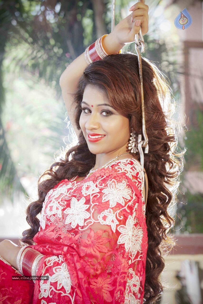 Manali Rathod New Pictures - 8 / 35 photos
