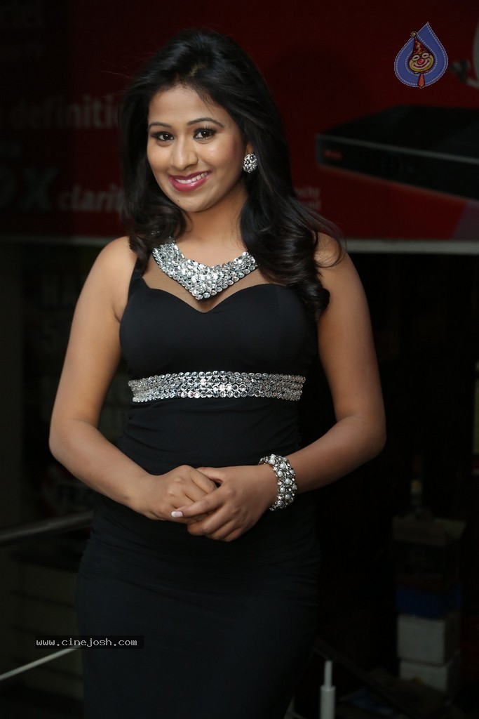 Manali Rathode Latest Stills - 41 / 95 photos