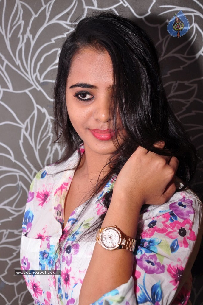 Manasa New Stills - 4 / 59 photos