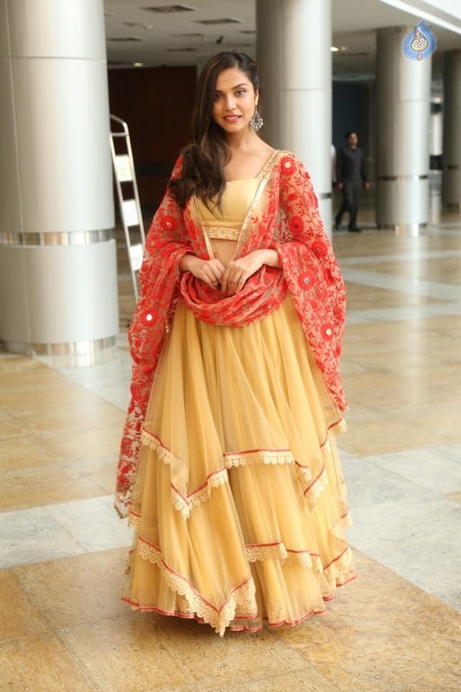 Manasi Moghe Photos - 9 / 19 photos