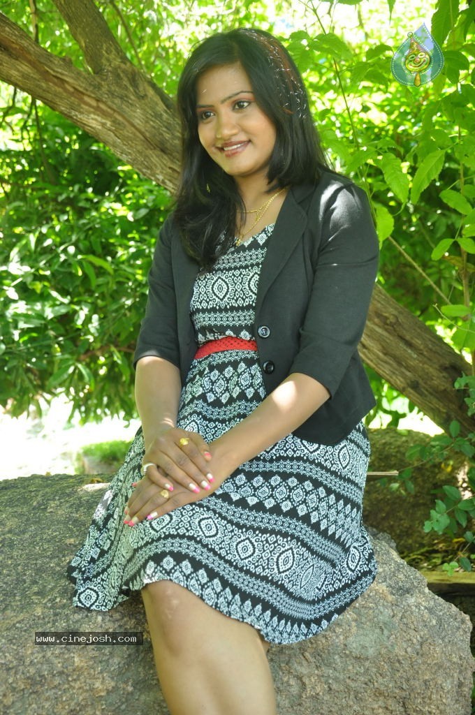 Manaswini Stills - 6 / 94 photos