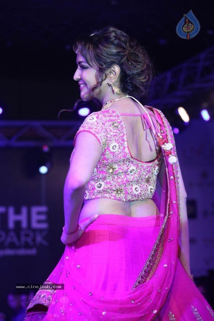 Manchu Lakshmi at Teach for Change Fashion Show - 2 / 32 photos