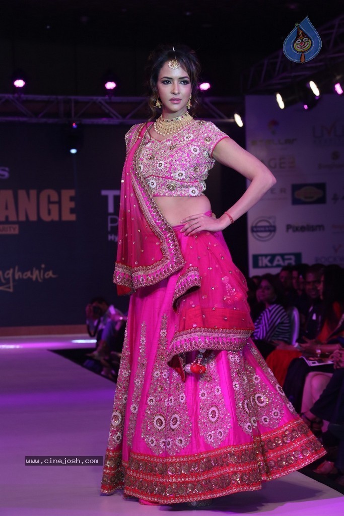 Manchu Lakshmi at Teach for Change Fashion Show - 16 / 32 photos