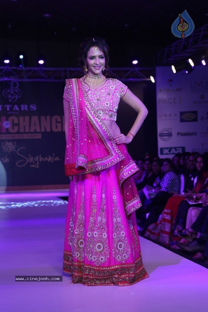 Manchu Lakshmi at Teach for Change Fashion Show - 27 / 32 photos