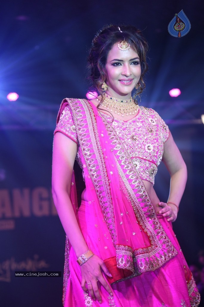 Manchu Lakshmi at Teach for Change Fashion Show - 32 / 32 photos