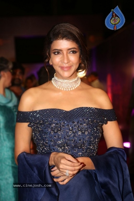 Manchu Lakshmi At Zee Apsara Awards - 1 / 34 photos