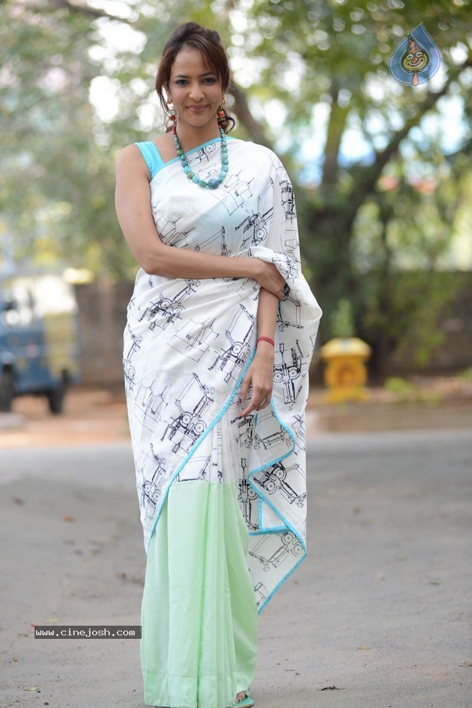 Manchu Lakshmi New Photos - 16 / 60 photos