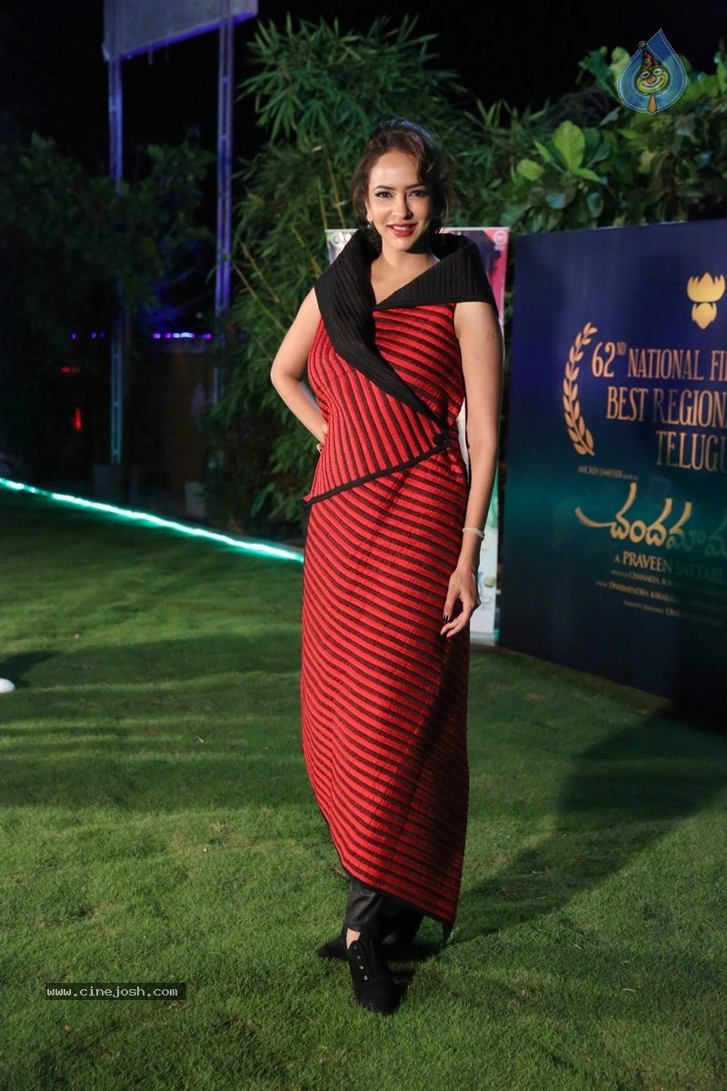 Manchu Lakshmi New Stills - 33 / 52 photos