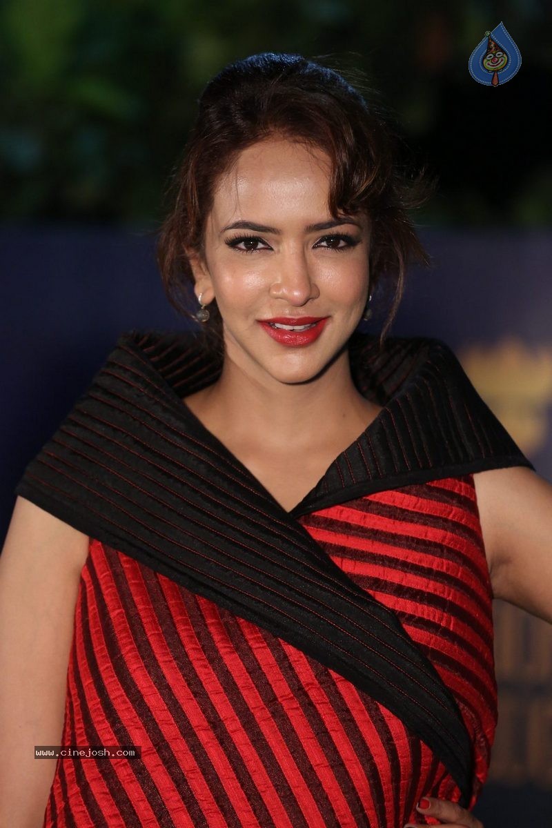 Manchu Lakshmi New Stills - 41 / 52 photos