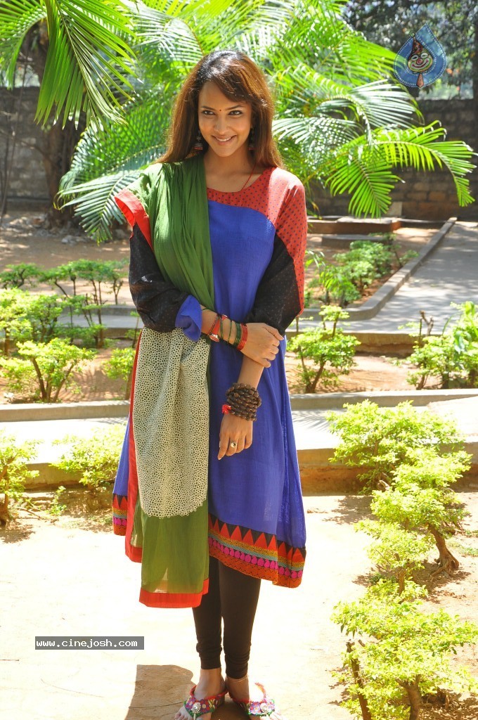 Manchu Lakshmi Prasanna New Photos - 15 / 45 photos