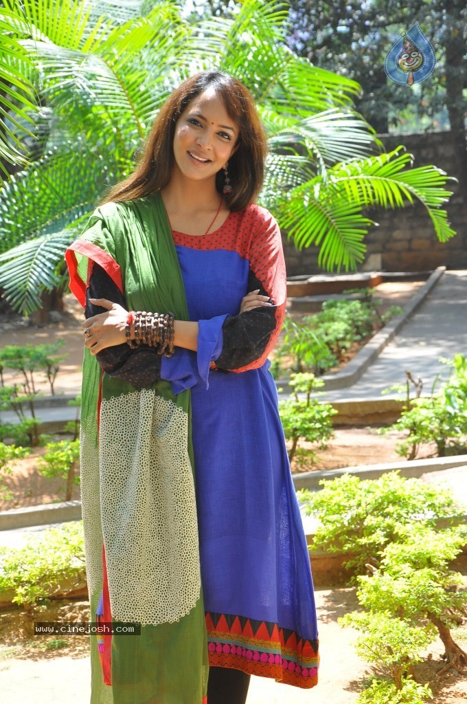 Manchu Lakshmi Prasanna New Photos - 20 / 45 photos