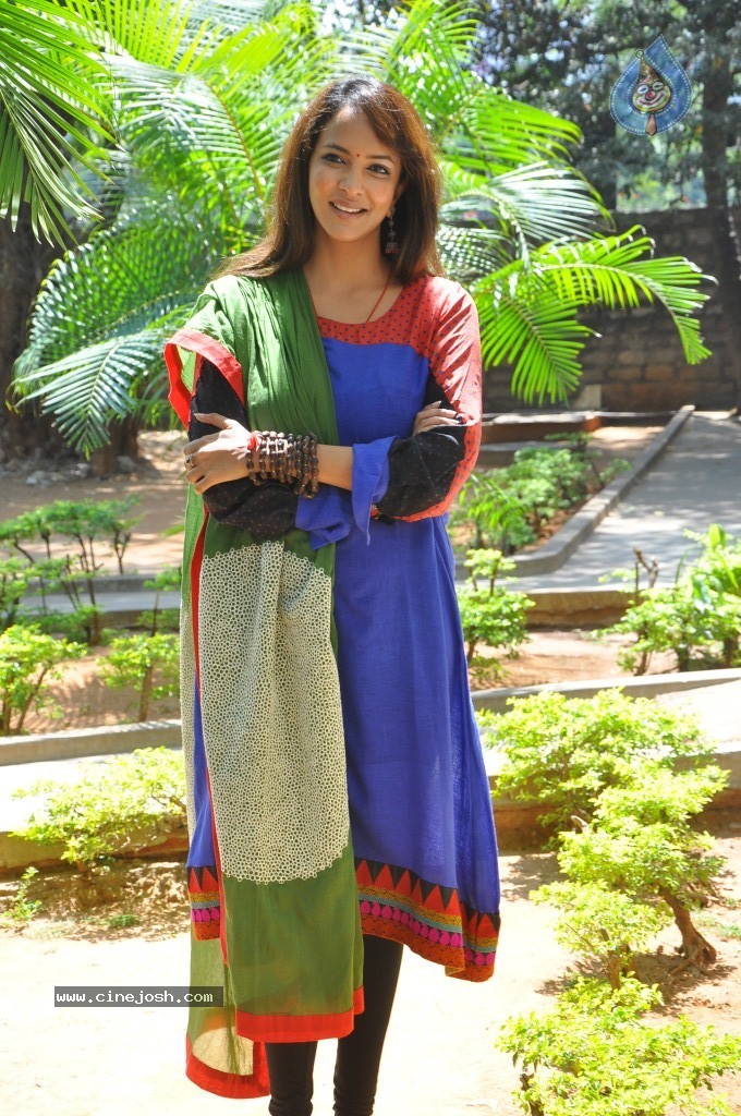 Manchu Lakshmi Prasanna New Photos - 32 / 45 photos