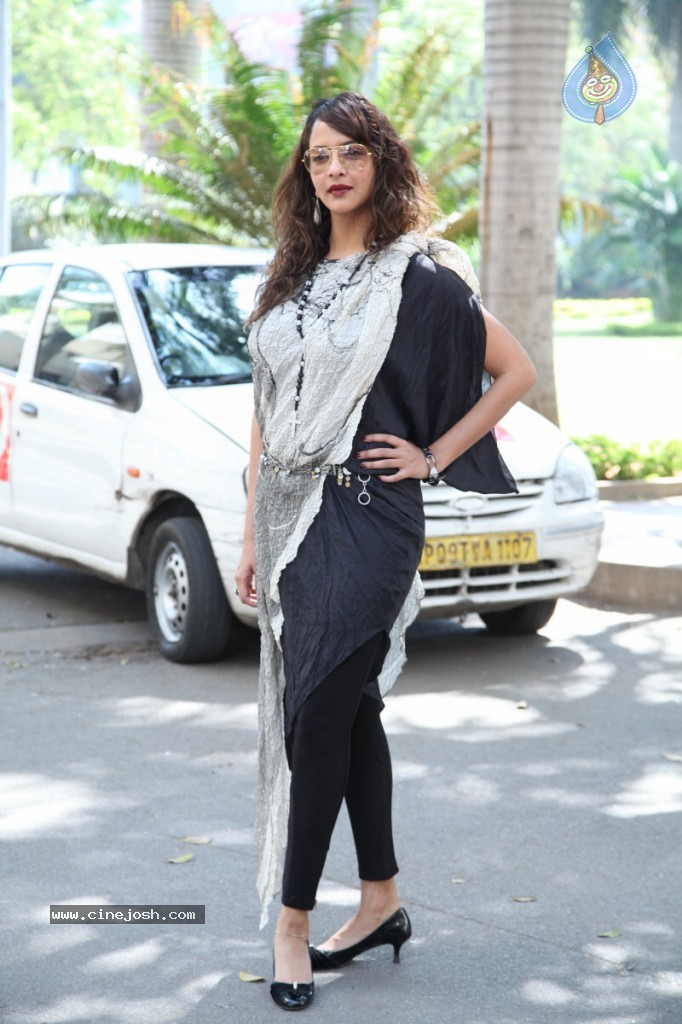 Manchu Lakshmi Prasanna Photos - 21 / 30 photos
