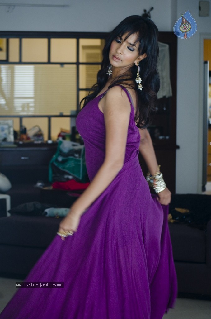 Manchu Lakshmi Prasanna Photos - 10 / 71 photos