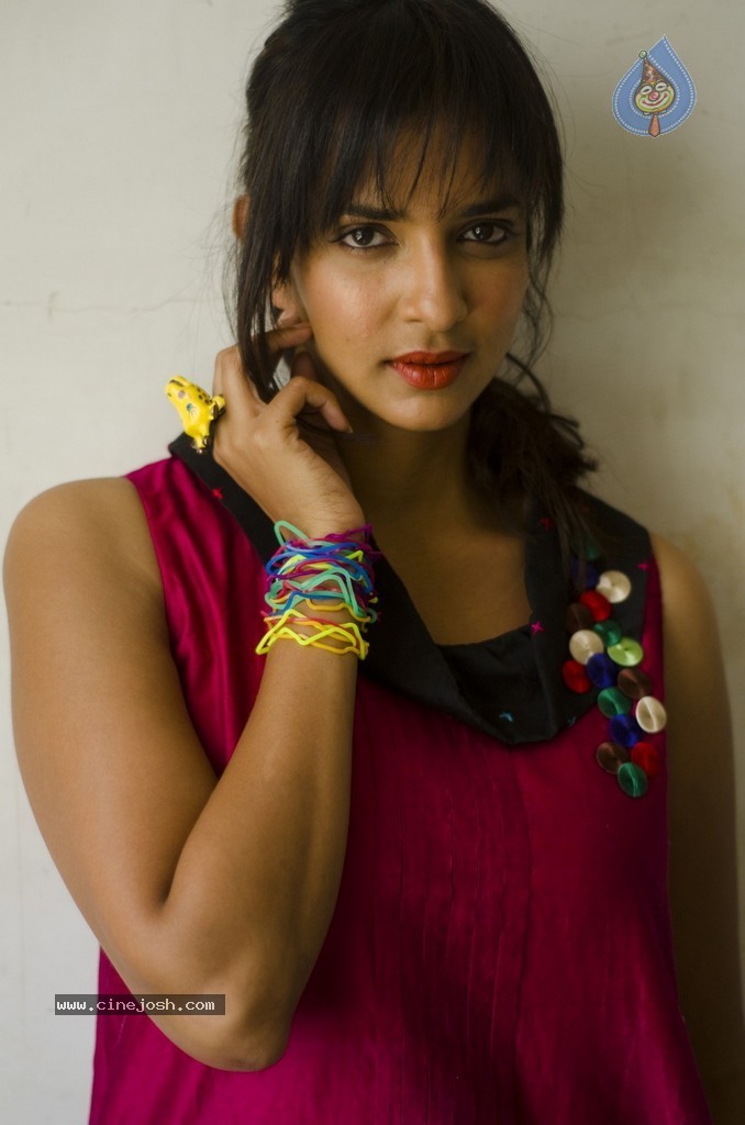 Manchu Lakshmi Prasanna Photos - 29 / 71 photos