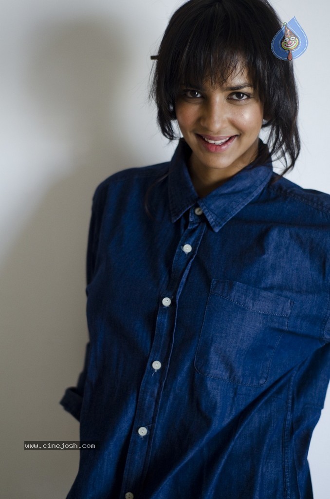 Manchu Lakshmi Prasanna Photos - 37 / 71 photos