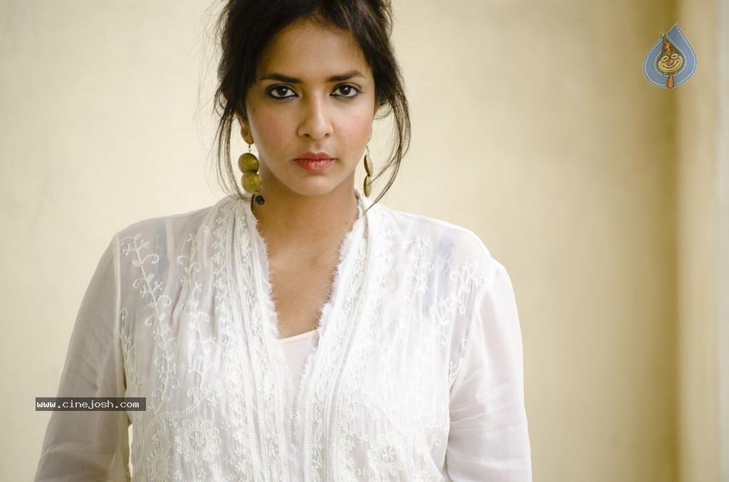 Manchu Lakshmi Prasanna Photos - 48 / 71 photos