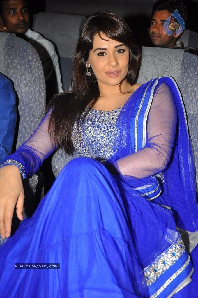 Mandy Takhar Hot Photos - 9 / 126 photos