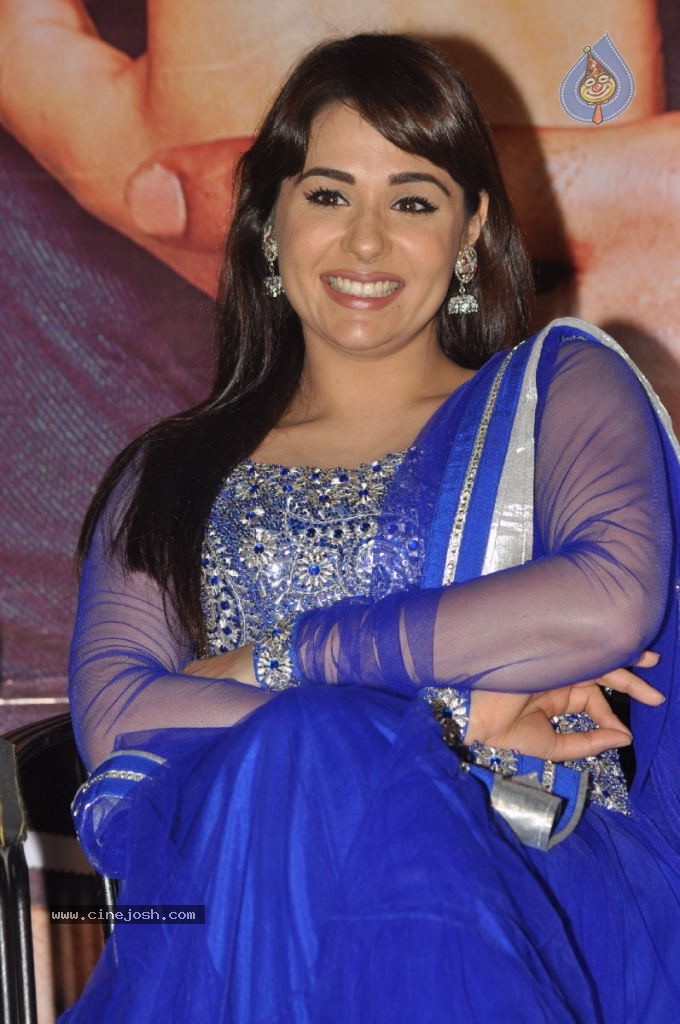 Mandy Takhar Hot Photos - 100 / 126 photos
