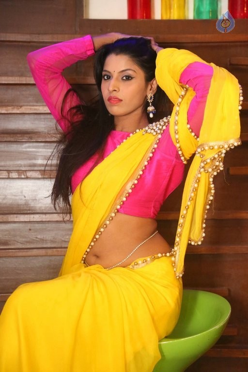 Manisha Pillai New Pics - 7 / 50 photos