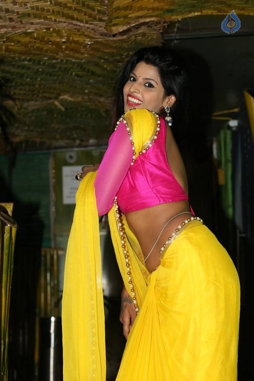 Manisha Pillai New Pics - 29 / 50 photos