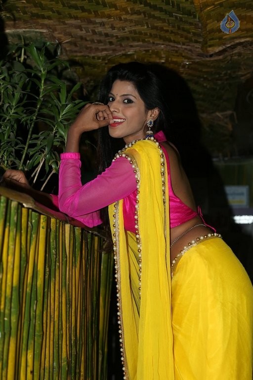 Manisha Pillai New Pics - 32 / 50 photos