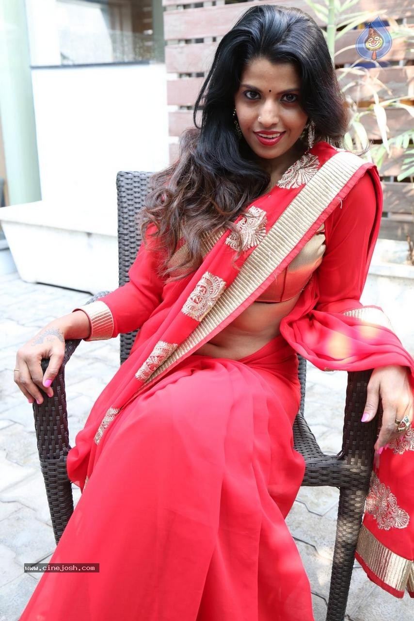 Manisha Pillai Stills - 19 / 45 photos