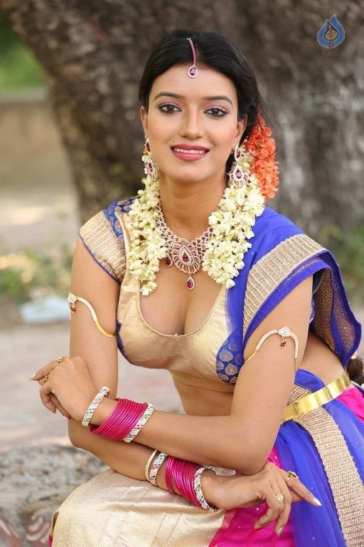Manisha Singh Photos - 8 / 59 photos