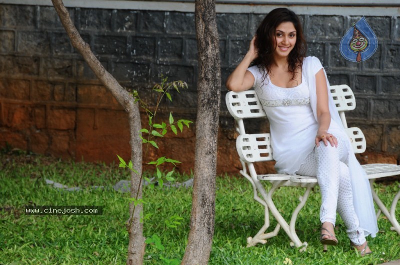 Manjari - Inkosari Movie - 24 / 272 photos