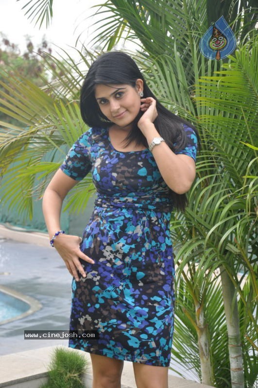 Manjulika Latest Stills - 27 / 96 photos