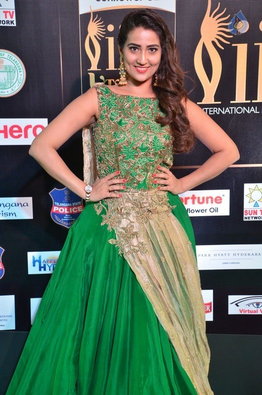 Manjusha at IIFA 2017 - 19 / 31 photos