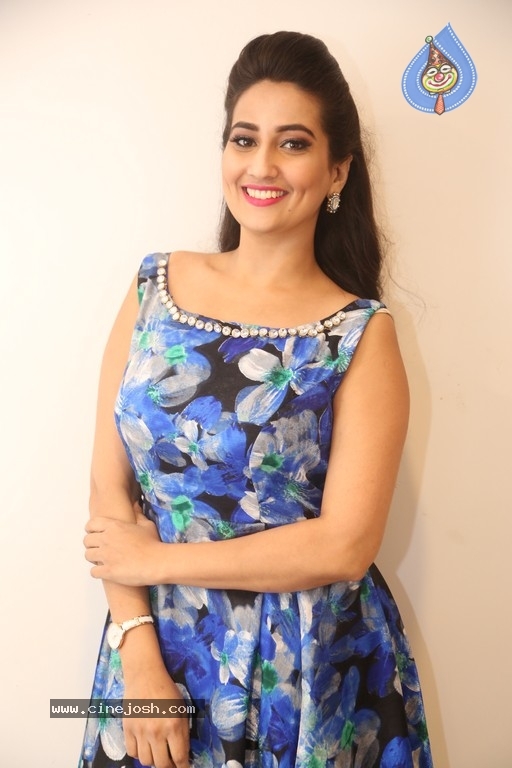 Manjusha Gallery - 29 / 34 photos