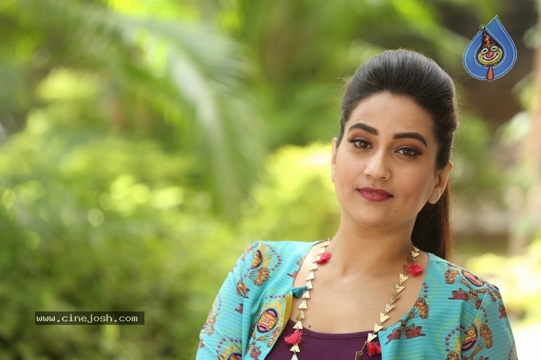 Manjusha Gallery - 5 / 21 photos