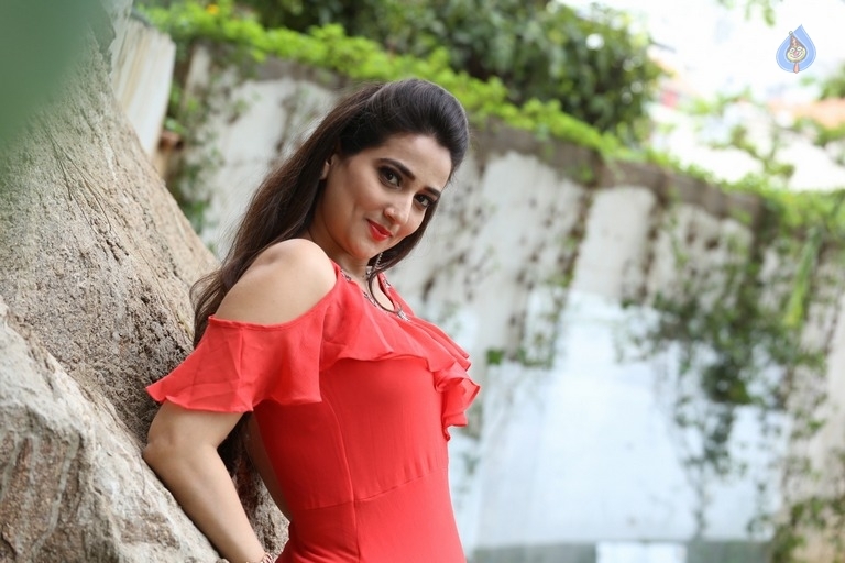 Manjusha Latest Photos - 18 / 41 photos