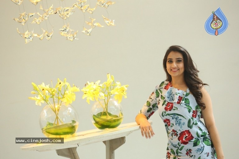 Manjusha Latest Stills - 13 / 21 photos