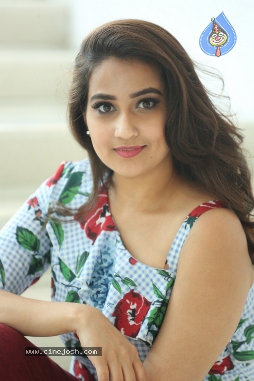 Manjusha Latest Stills - 20 / 21 photos