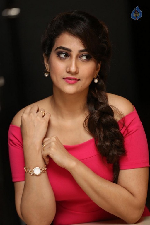 Manjusha New Photos - 20 / 39 photos