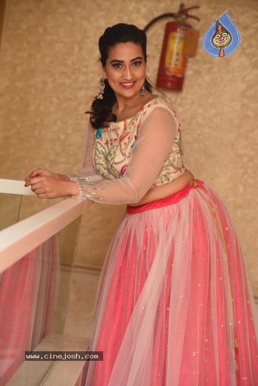 Manjusha New Photos - 2 / 20 photos