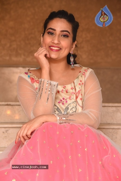 Manjusha New Photos - 16 / 20 photos