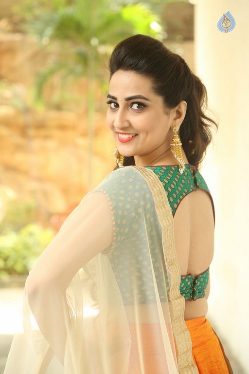 Manjusha New Pics - 20 / 25 photos
