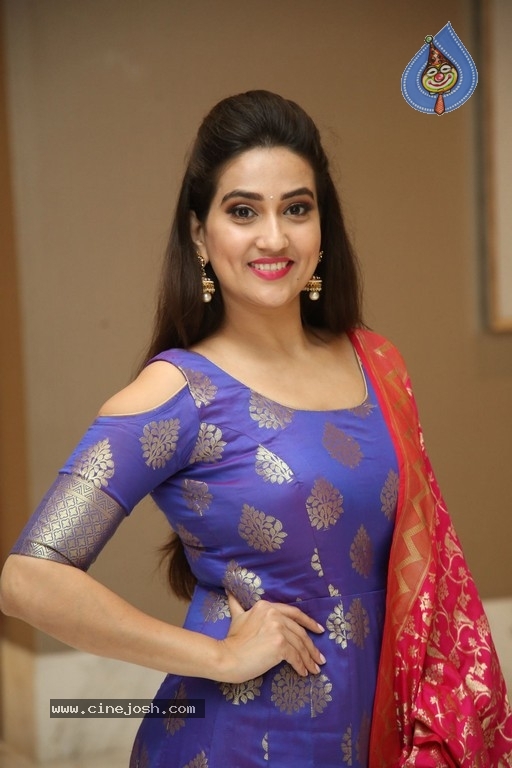 Manjusha New Pics - 4 / 15 photos