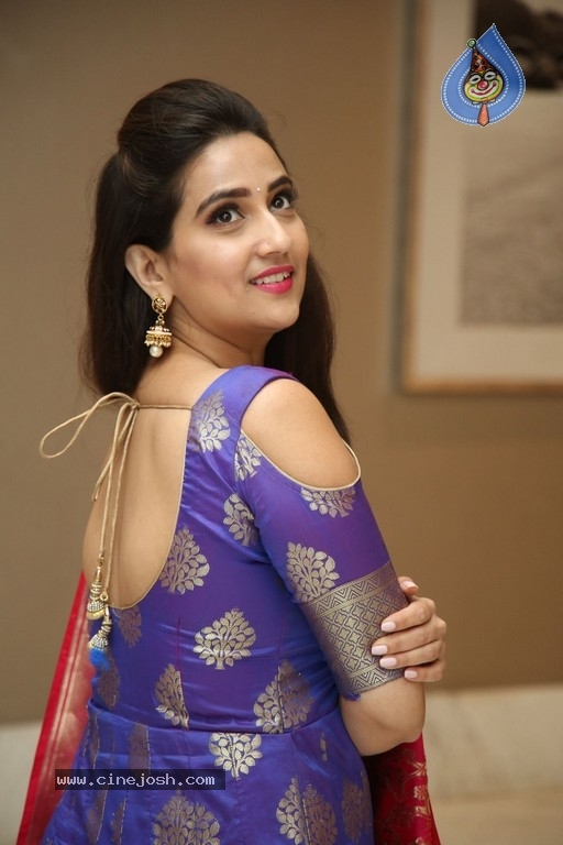 Manjusha New Pics - 11 / 15 photos