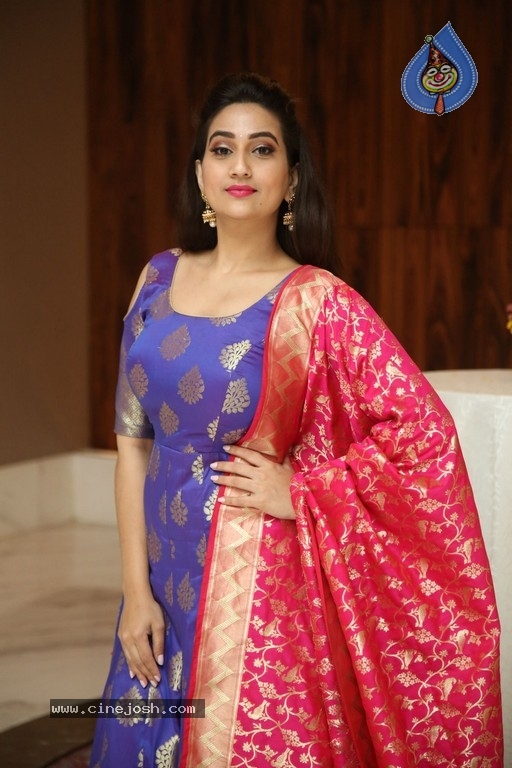 Manjusha New Pics - 14 / 15 photos