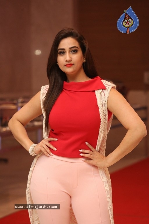 Manjusha New Stills - 36 / 38 photos