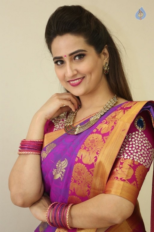 Manjusha Stills - 8 / 42 photos