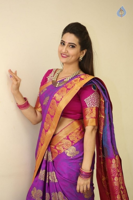 Manjusha Stills - 14 / 42 photos