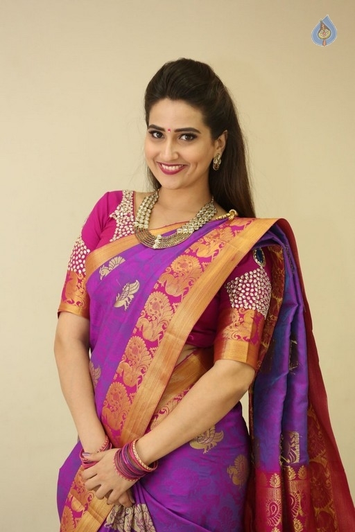 Manjusha Stills - 28 / 42 photos