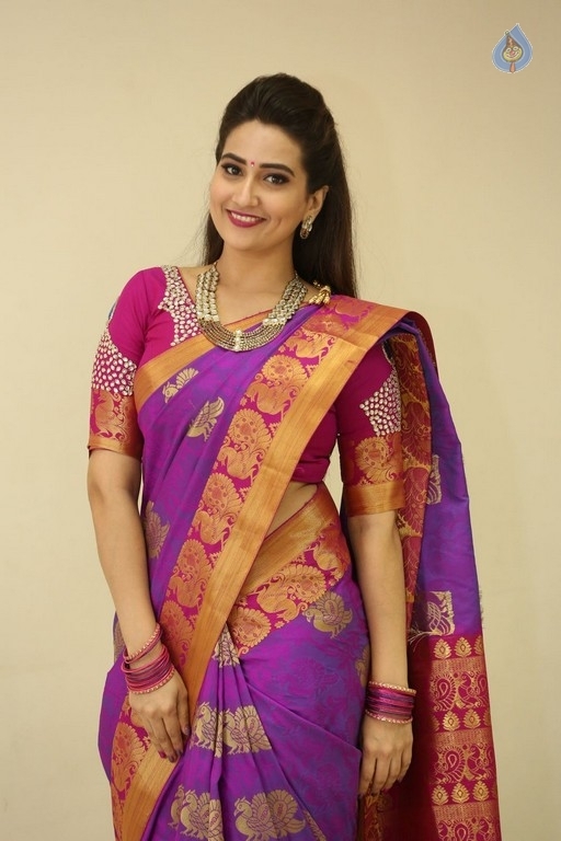 Manjusha Stills - 31 / 42 photos